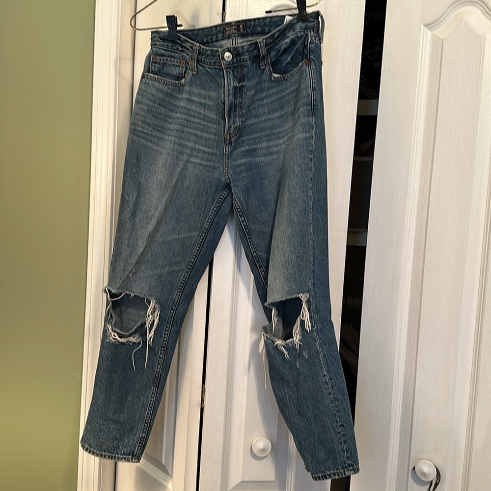 Abercrombie and Fitch Annie Girlfriend ripped jeans